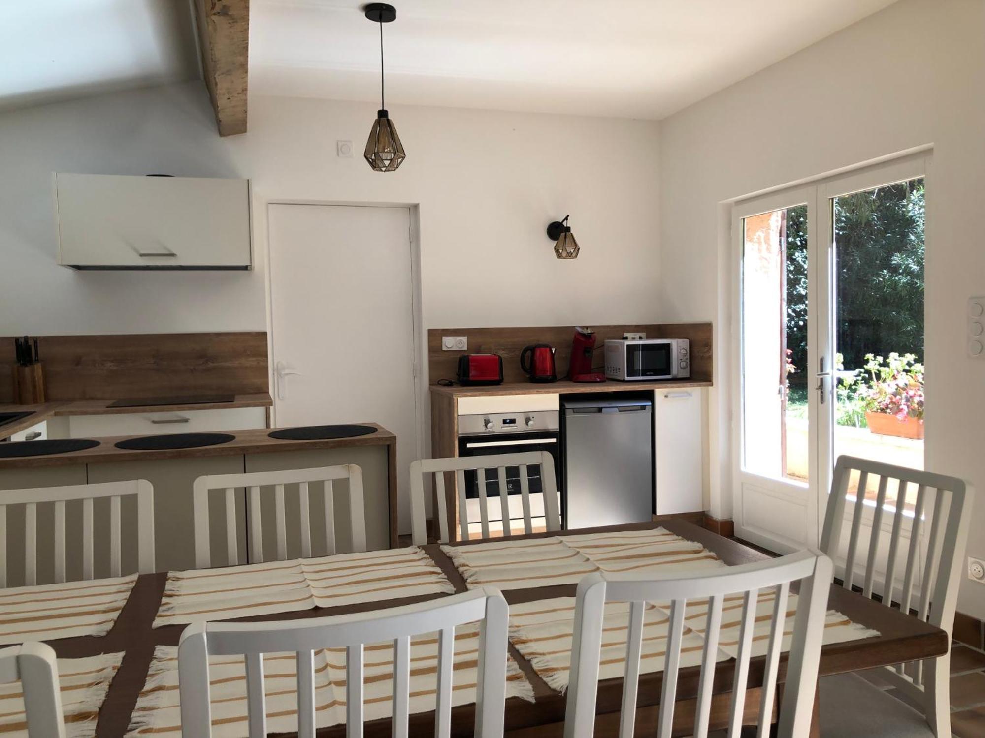 Gite En Provence Dans Grand Jardin Avec Piscine Partagee 코르닐론콩포우 외부 사진