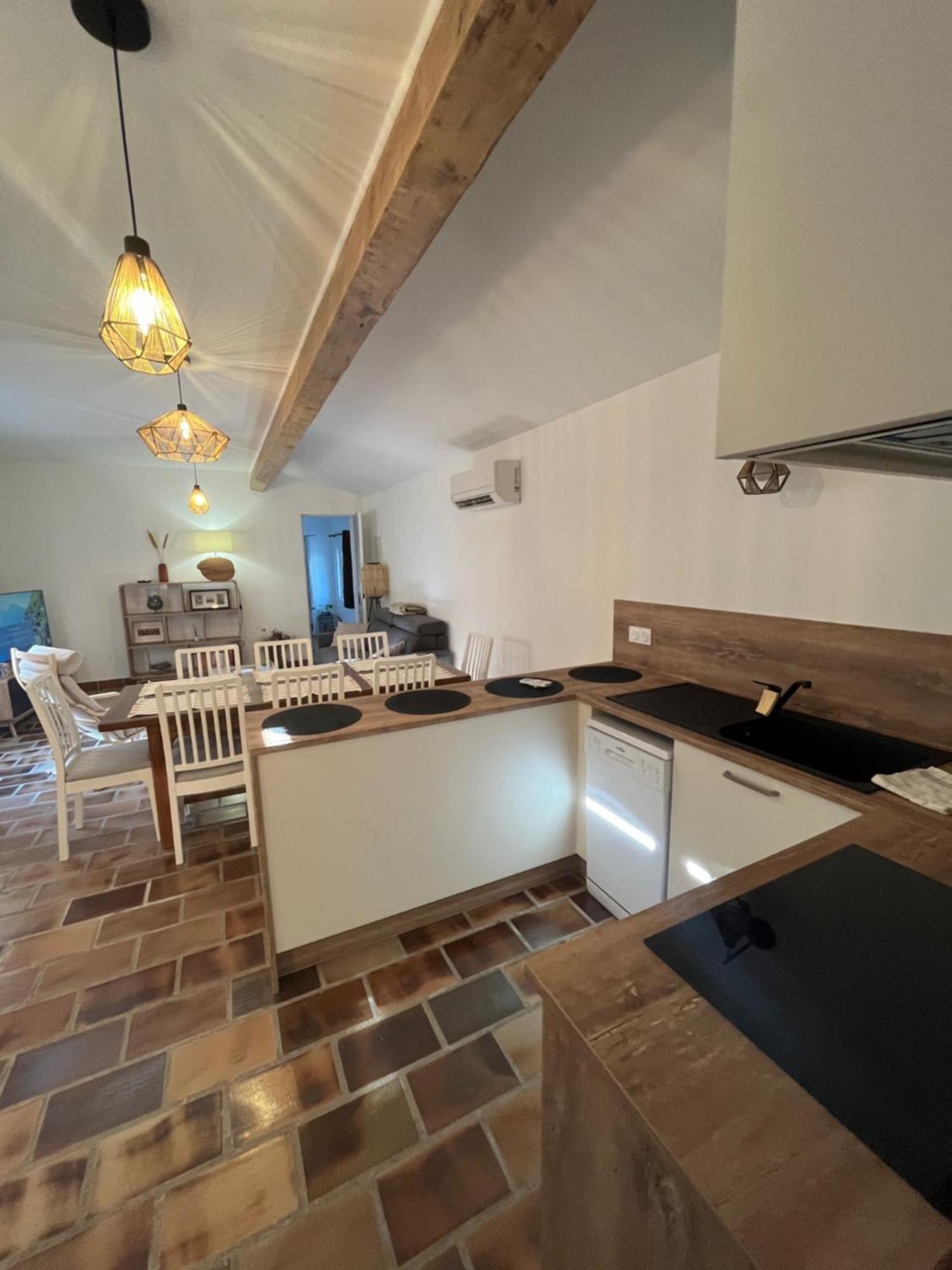 Gite En Provence Dans Grand Jardin Avec Piscine Partagee 코르닐론콩포우 외부 사진