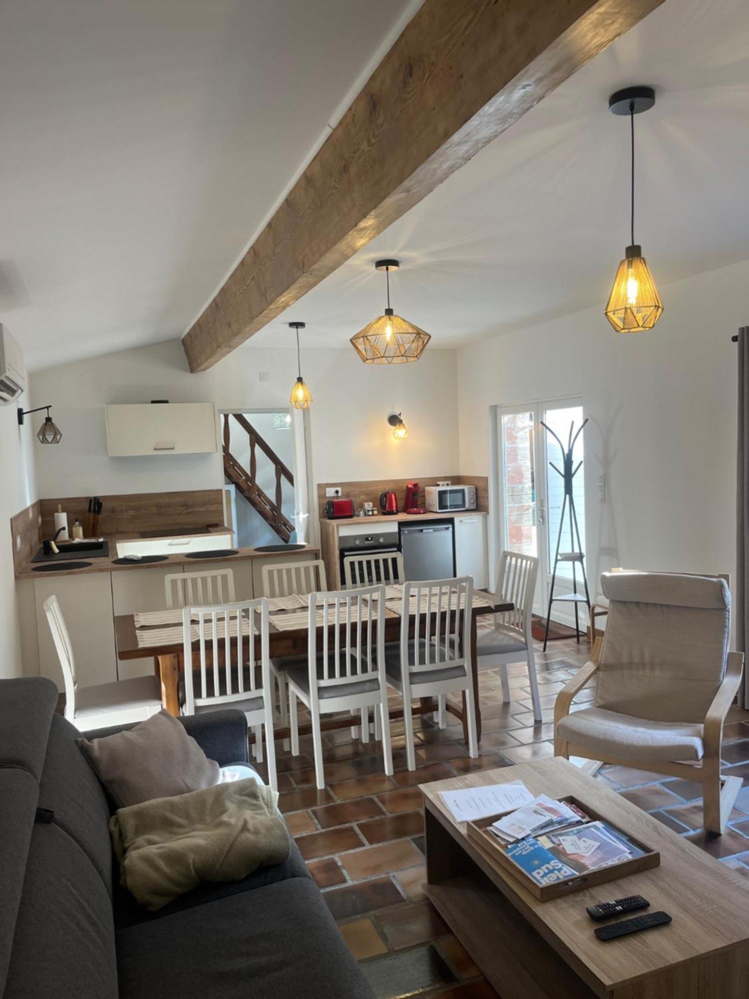 Gite En Provence Dans Grand Jardin Avec Piscine Partagee 코르닐론콩포우 외부 사진